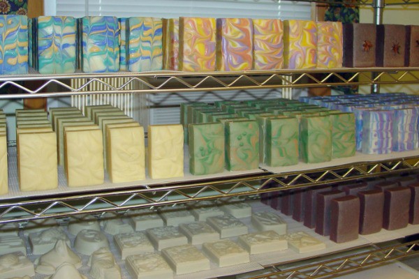How To Cut Homemade Soap Into Bars Successfully Without Crumbling